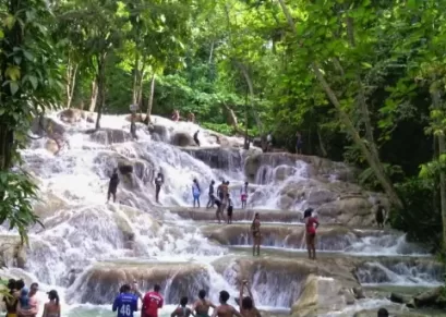 dunns-river-ocho-rios-jamaica-e1693396563408.webp